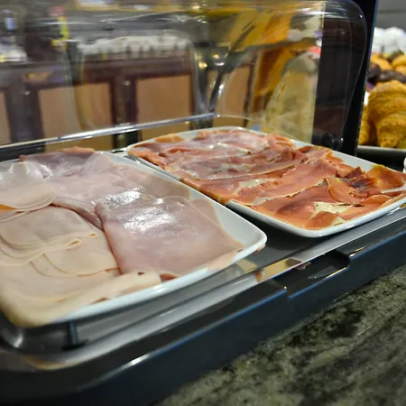 Alda Pasaje 3* Χιχόν