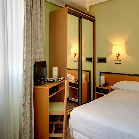 Hotel Alda Pasaje 3*